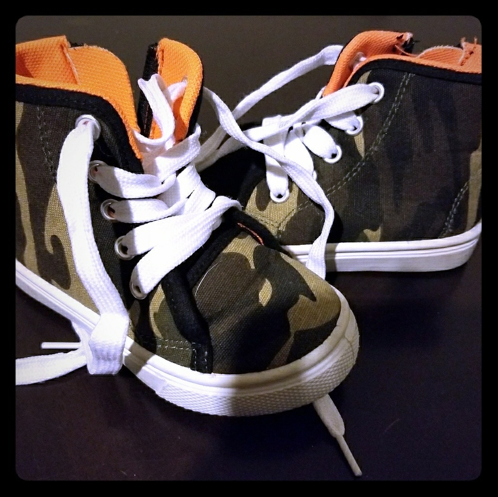Boy's Camo Lace-up HighTops